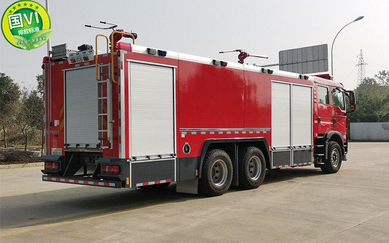 國(guó)六重汽12噸水(shuǐ)泡沫幹粉聯用(yòng)消防車(chē)