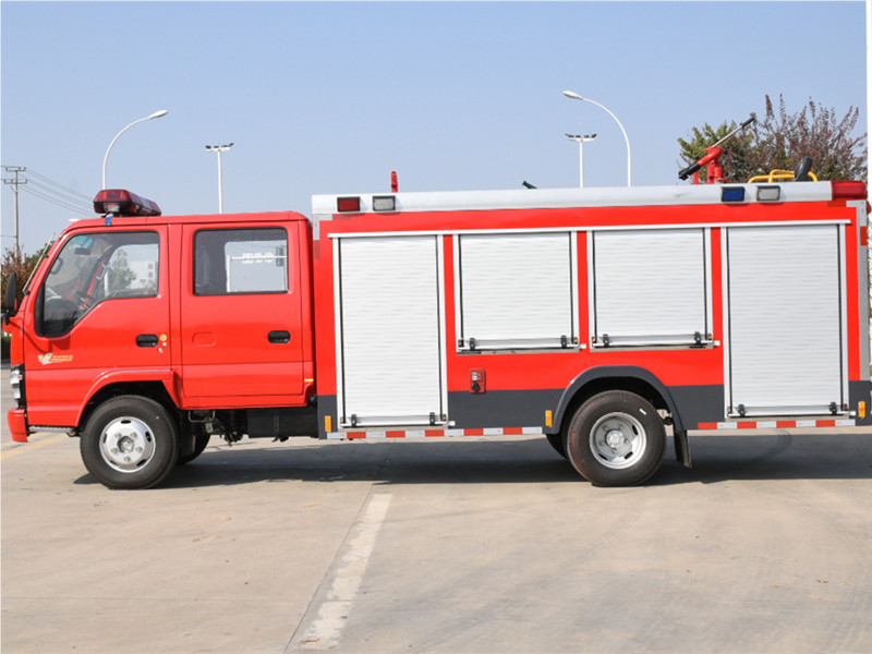 五十鈴2.5噸水(shuǐ)罐消防車(chē)