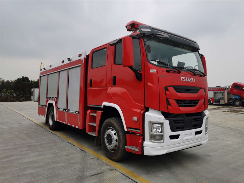 五十鈴6噸水(shuǐ)罐消防車(chē)