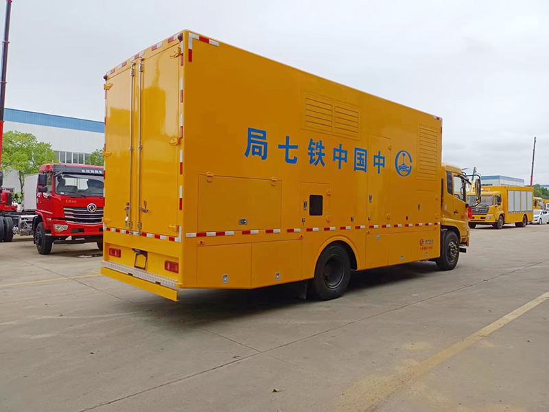 東(dōng)風(fēng)天錦400KW電(diàn)源車(chē)