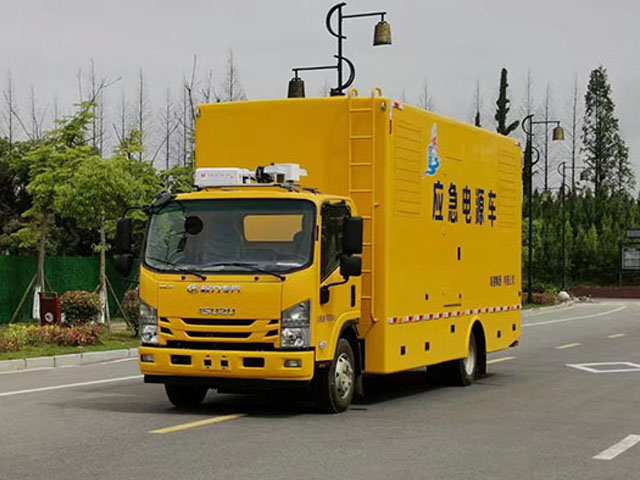 五十鈴3.8m軸距電(diàn)源車(chē)120KW