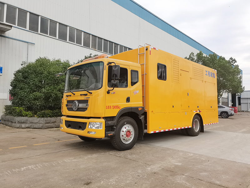 程力牌東(dōng)風(fēng)多(duō)利卡3000方排水(shuǐ)車(chē)（休息室）