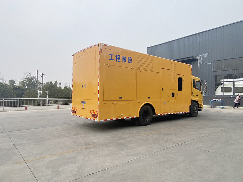 程力牌東(dōng)風(fēng)天錦3000方排水(shuǐ)車(chē)（休息室）