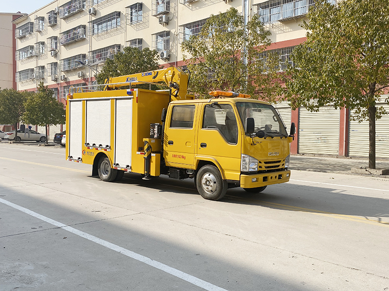 五十鈴帶吊1000方排水(shuǐ)車(chē)（便攜）