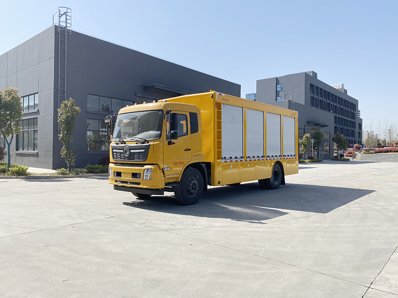 東(dōng)風(fēng)天錦裝備車(chē)