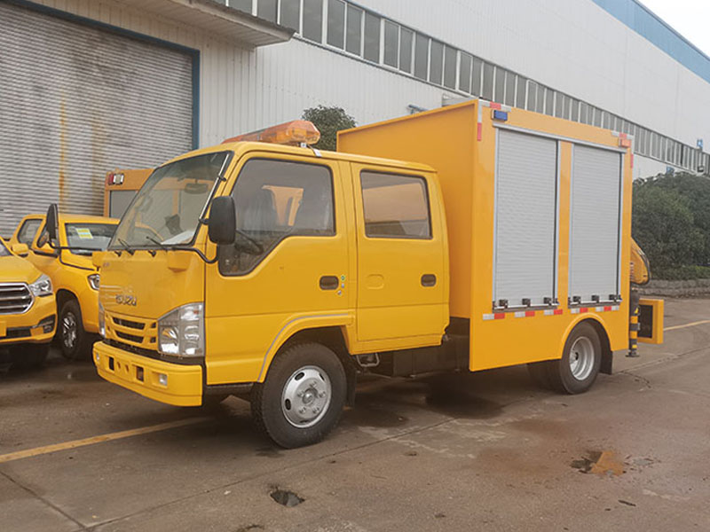 五十鈴雙排帶吊1000方排水(shuǐ)車(chē)