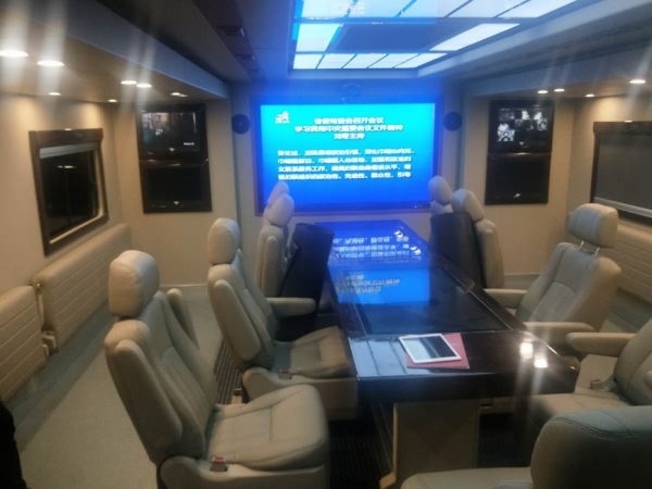 豐田考斯特多(duō)功能(néng)指揮車(chē)