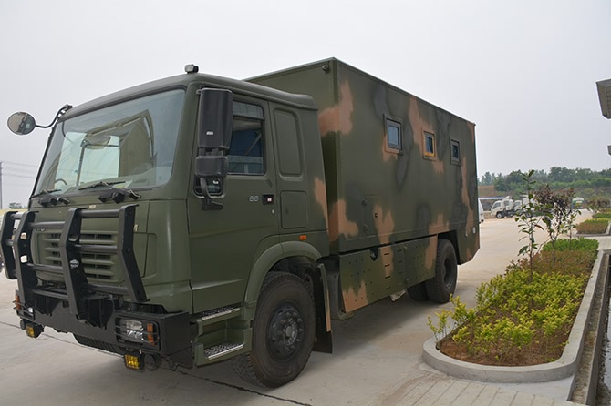 重汽豪沃方艙指揮車(chē)