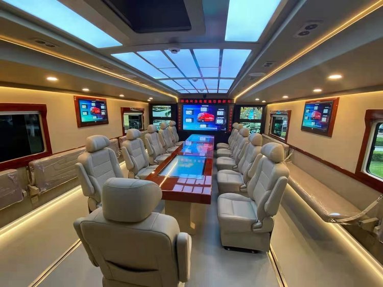 重汽豪沃應急指揮車(chē)