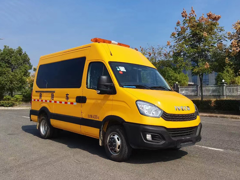 礦山(shān)救險車(chē)