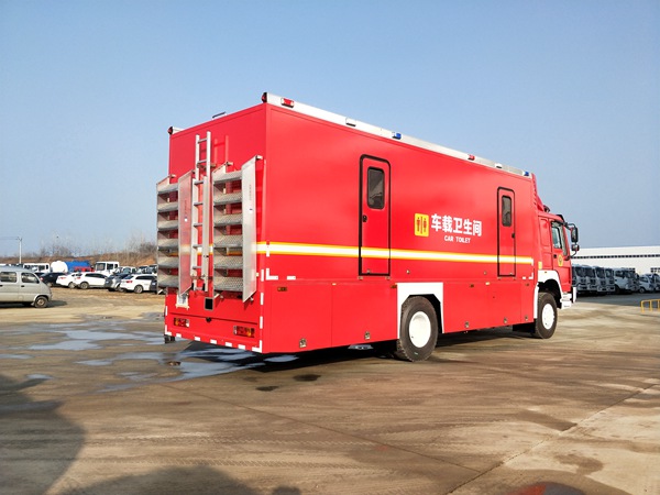 重汽豪沃單橋6人(rén)公廁車(chē)