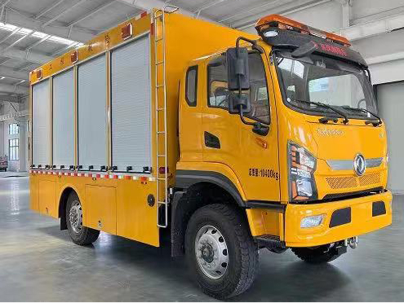 四驅越野工(gōng)具裝備車(chē)