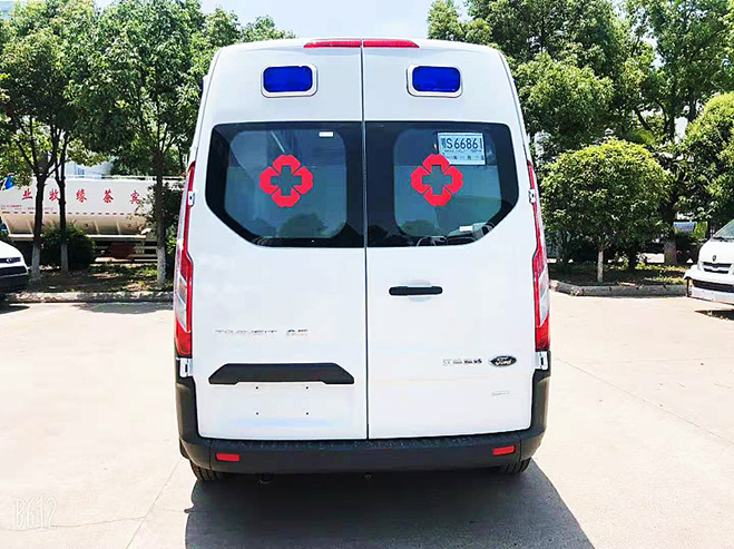 福特全順V362中軸柴油版負壓救護車(chē)