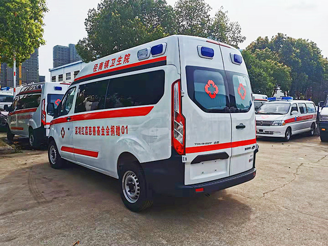 福特全順V362自(zì)動檔負壓救護車(chē)