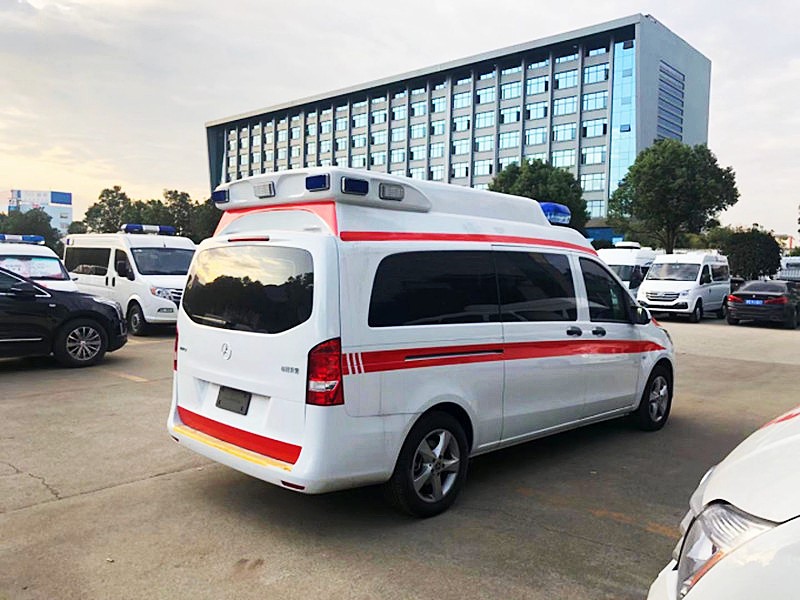 奔馳威霆負壓救護車(chē)