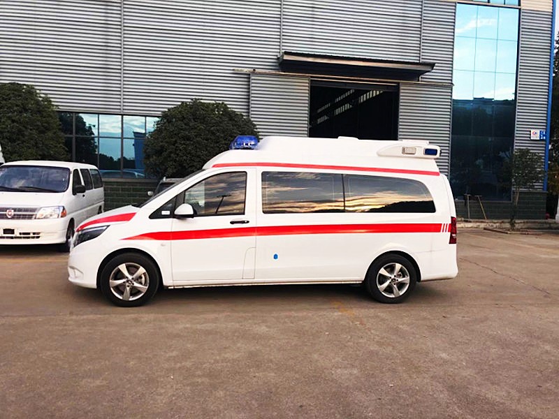 奔馳威霆負壓救護車(chē)