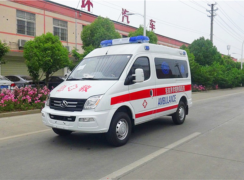 上(shàng)汽大(dà)通(tōng)V80短(duǎn)軸中頂救護車(chē)