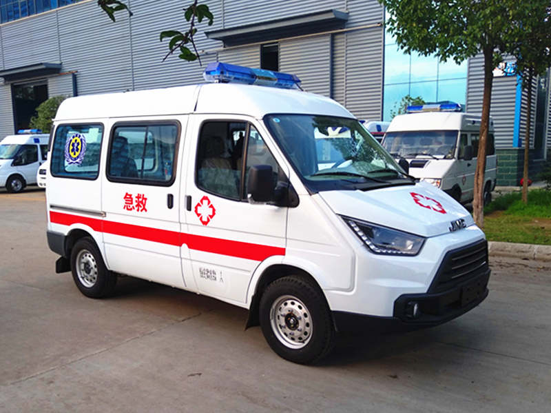 江鈴特順短(duǎn)軸柴油轉運型救護車(chē)