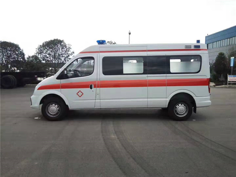 上(shàng)汽大(dà)通(tōng)V80長(cháng)軸中頂救護車(chē)（柴油版）