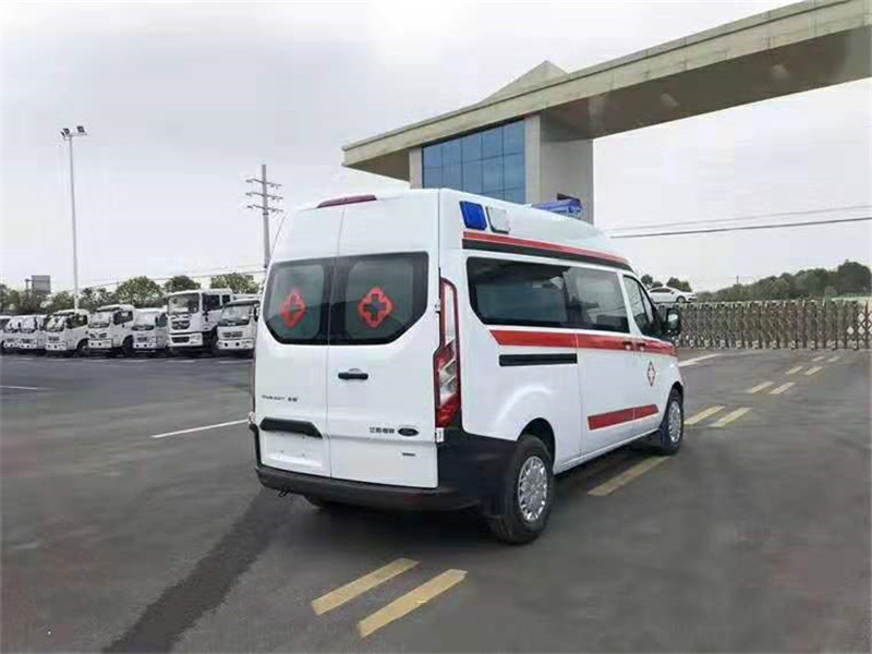 福特V362中軸中頂轉運型救護車(chē)