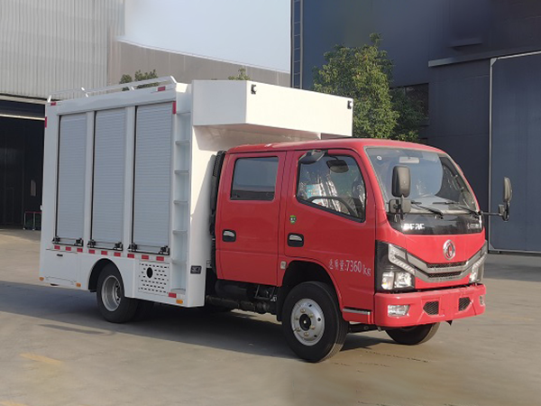 東(dōng)風(fēng)小(xiǎo)多(duō)利卡裝備車(chē)