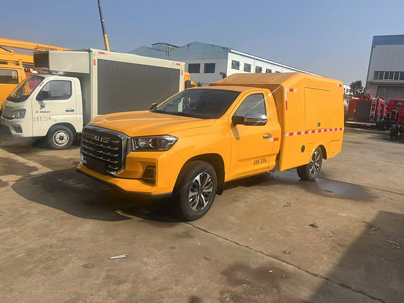 大(dà)通(tōng)100KW電(diàn)源車(chē)