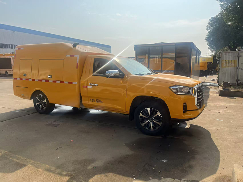 大(dà)通(tōng)100KW電(diàn)源車(chē)