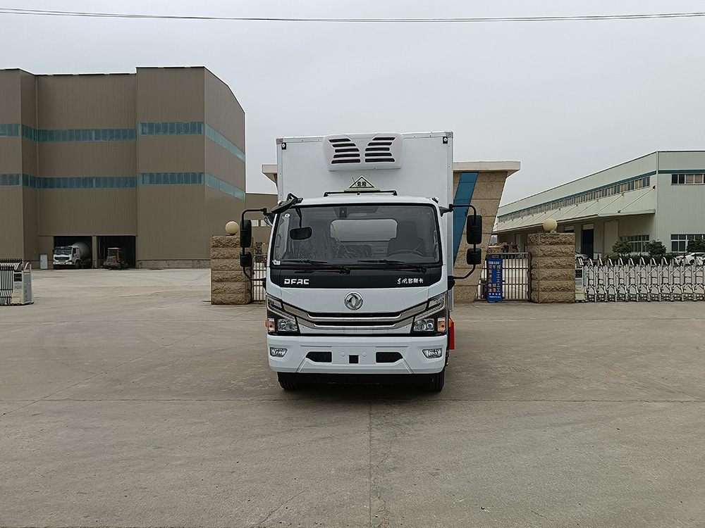 東(dōng)風(fēng)多(duō)利卡D7F7醫(yī)療廢物(wù)轉運車(chē)