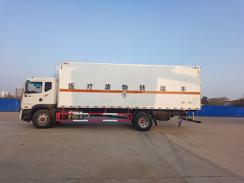 多(duō)利卡D9黃(huáng)牌醫(yī)療廢物(wù)轉運車(chē)